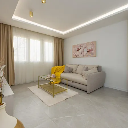 Sea La Vie Apartment *