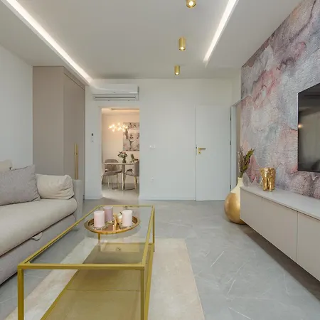 Sea La Vie Apartment