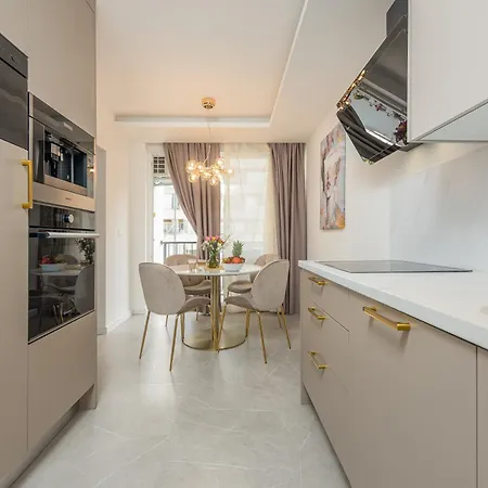 Sea La Vie Apartment *