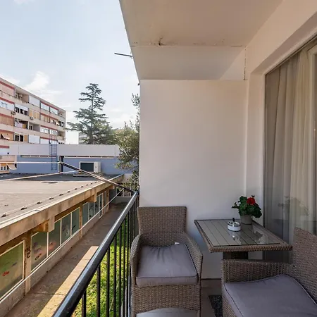 Sea La Vie Apartment
