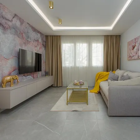 Sea La Vie Apartment